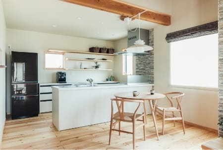 広々としたダイニングルーム